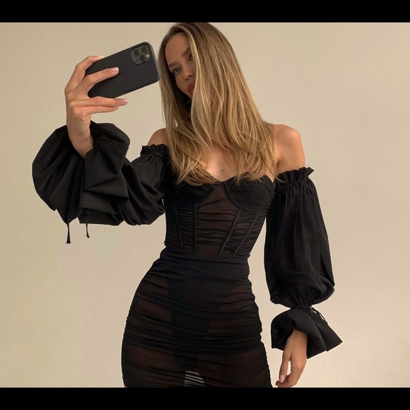 Meet your Posher, Noura - Picture 1 of 1